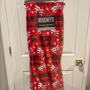 BNWT HERSHEY’S Valentine’s Day Red Plush Throw Blanket